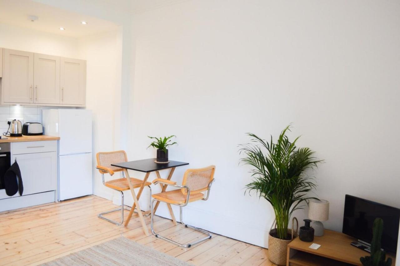 Modern 1 Bedroom Flat In The Heart Of EDI Exterior foto